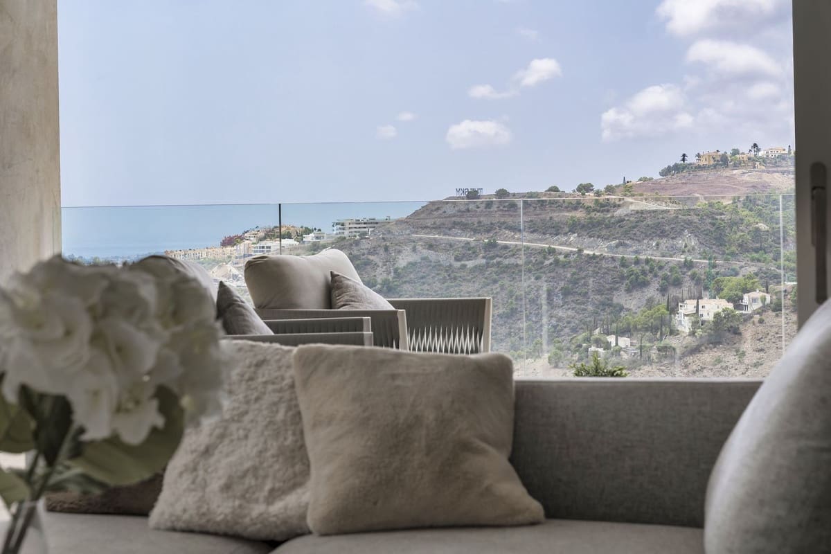 2 sovrum Lägenhet till salu i La Quinta med pool garage - 750 000 € (Ref: 8200390)