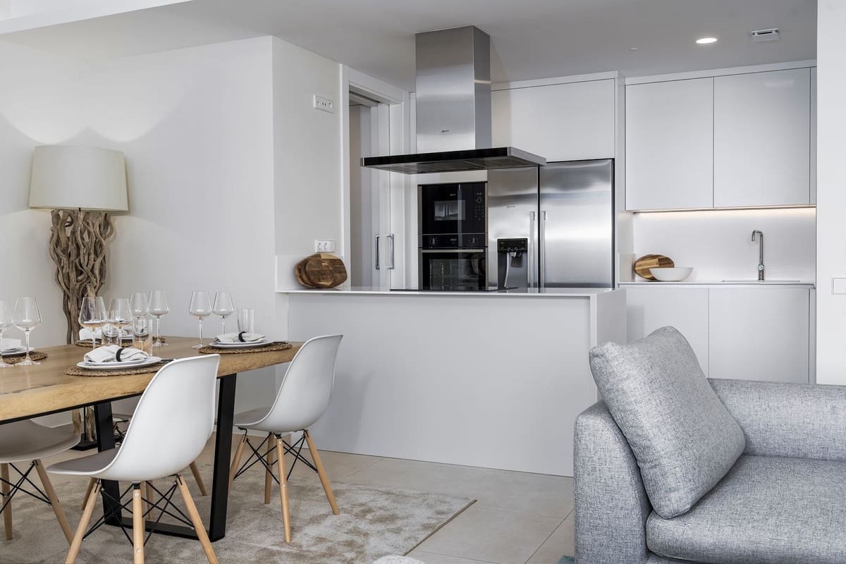 2 sovrum Lägenhet till salu i La Quinta med pool garage - 750 000 € (Ref: 8200390)