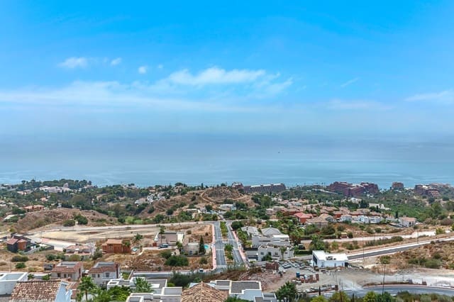 4 Zimmer Apartment zu verkaufen in Benalmádena mit Pool Garage - 1.295.000 € (Ref: 8205388)