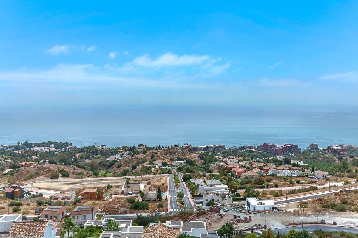 4 soveværelse Lejlighed til salg i Benalmadena med swimmingpool garage - € 1.295.000 (Ref: 8205388)