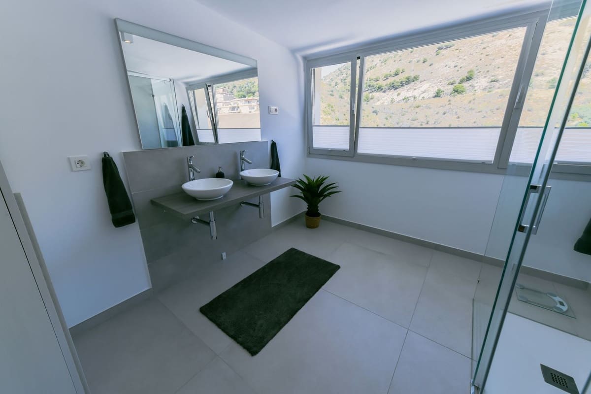 4 soveværelse Lejlighed til salg i Benalmadena med swimmingpool garage - € 1.295.000 (Ref: 8205388)