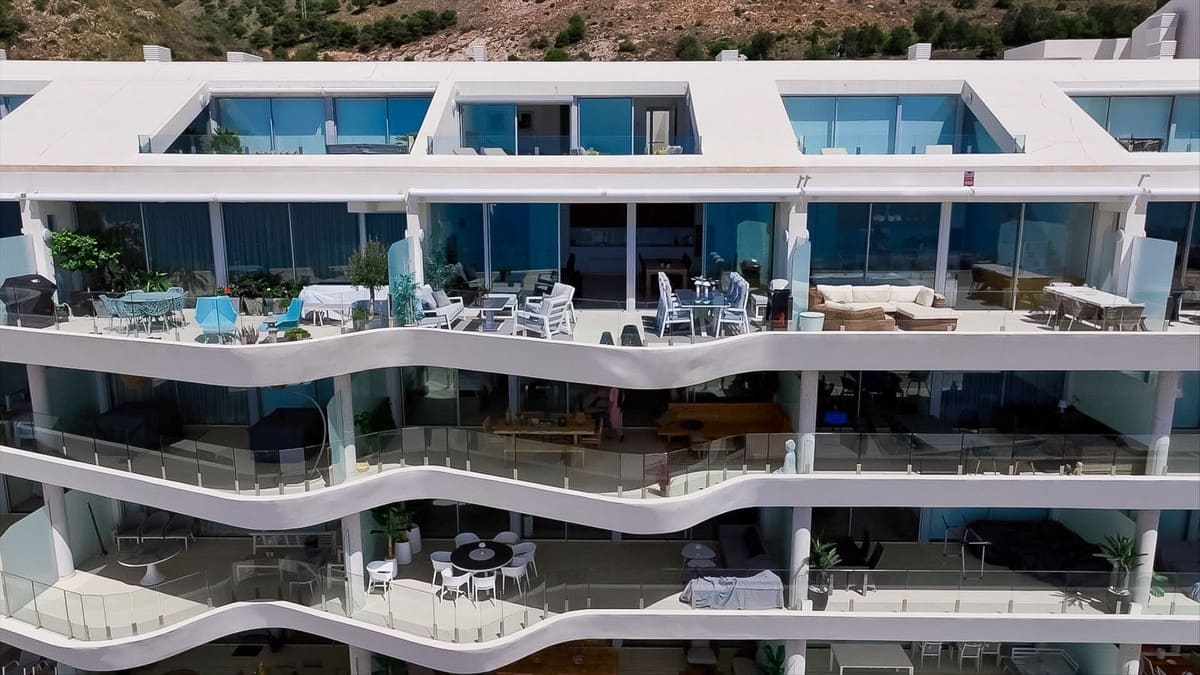 4 soveværelse Lejlighed til salg i Benalmadena med swimmingpool garage - € 1.295.000 (Ref: 8205388)