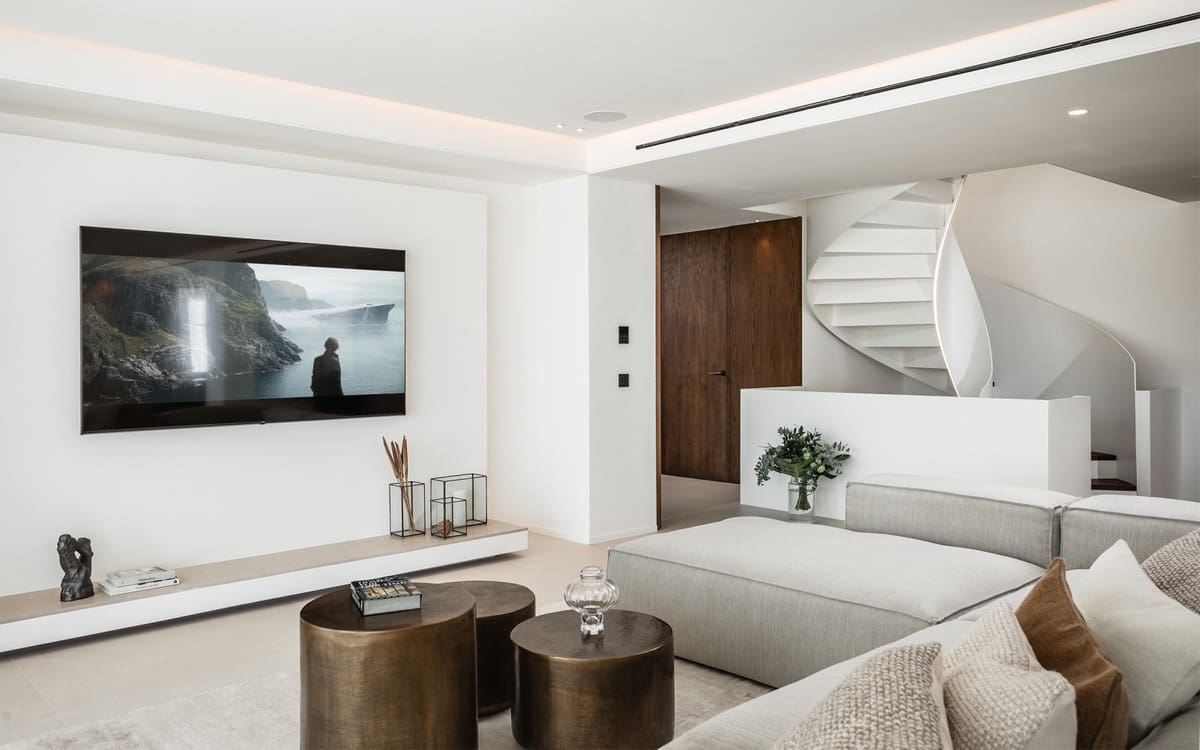 6 bedroom Villa for sale in Benahavis with pool garage - € 6,995,000 (Ref: 8230422)