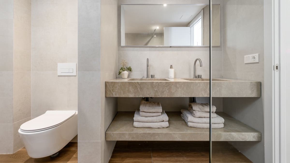 4 bedroom Apartment for sale in Nueva Andalucia with pool garage - € 1,150,000 (Ref: 8240297)