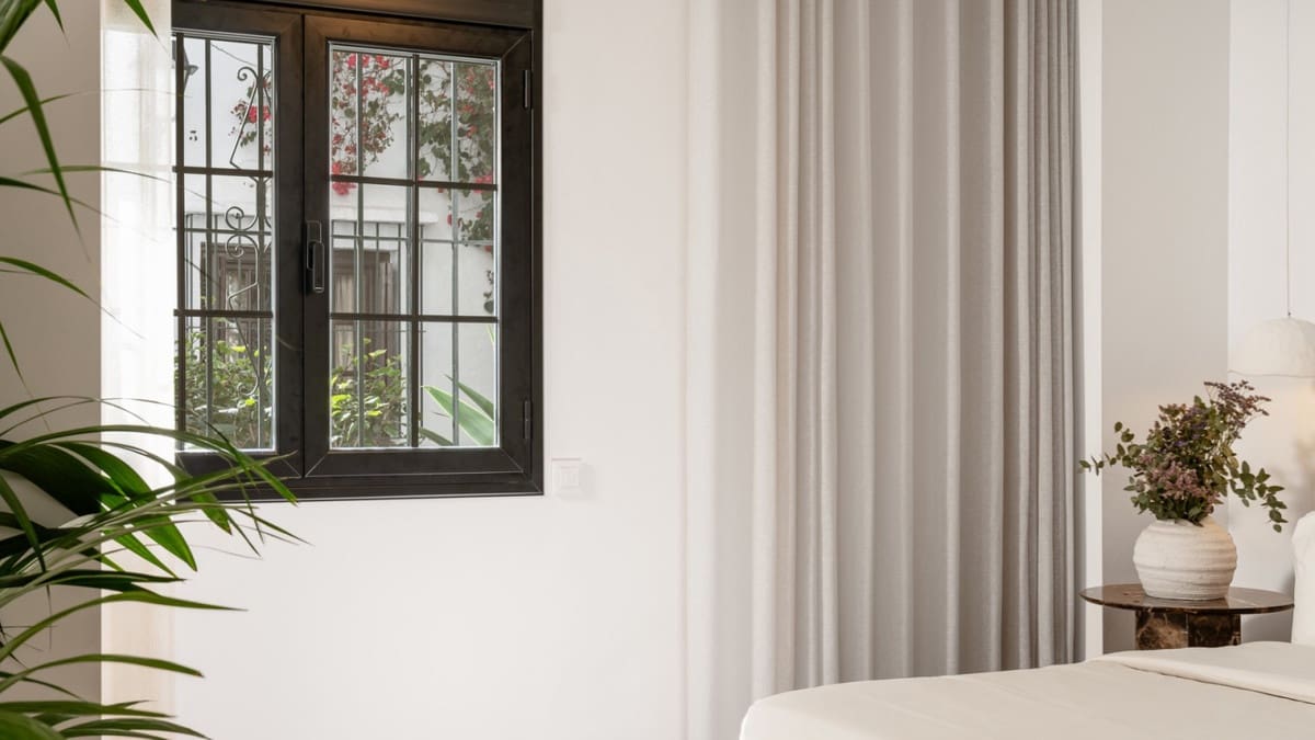 4 bedroom Apartment for sale in Nueva Andalucia with pool garage - € 1,150,000 (Ref: 8240297)