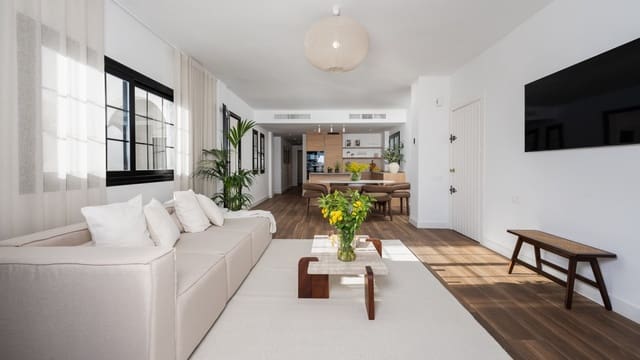 4 makuuhuone Huoneisto myytävänä paikassa Nueva Andalucia, Marbella mukana uima-altaan 
autotalli - 1 150 000 € (Ref: 8240297)