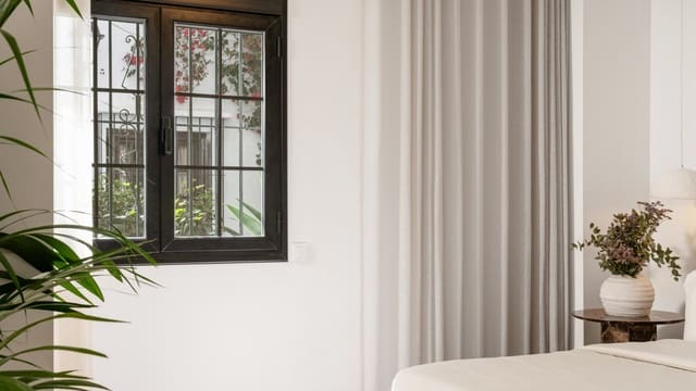 4 makuuhuone Huoneisto myytävänä paikassa Nueva Andalucia, Marbella mukana uima-altaan 
autotalli - 1 150 000 € (Ref: 8240297)