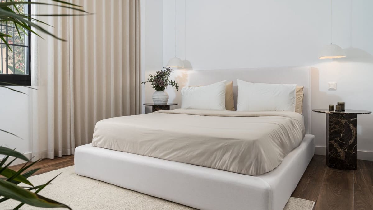 4 bedroom Apartment for sale in Nueva Andalucia with pool garage - € 1,150,000 (Ref: 8240297)