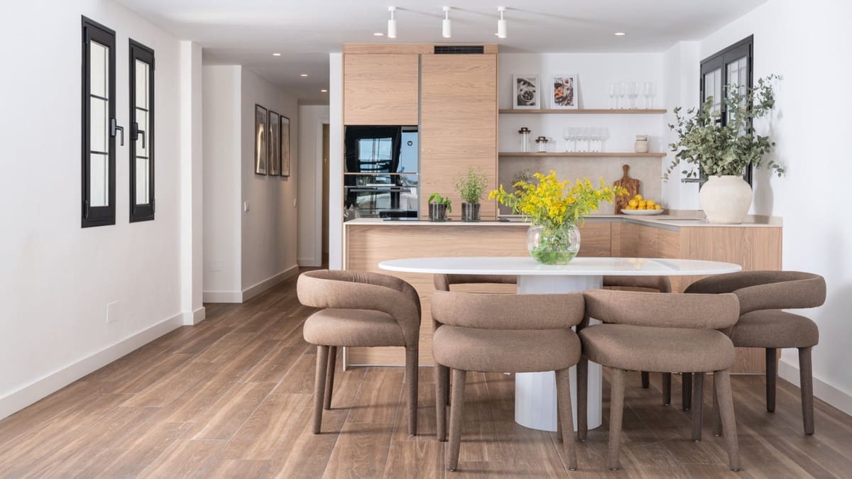 4 bedroom Apartment for sale in Nueva Andalucia with pool garage - € 1,150,000 (Ref: 8240297)