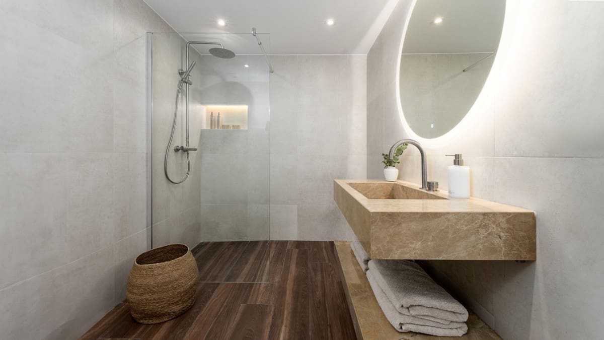 4 bedroom Apartment for sale in Nueva Andalucia with pool garage - € 1,150,000 (Ref: 8240297)