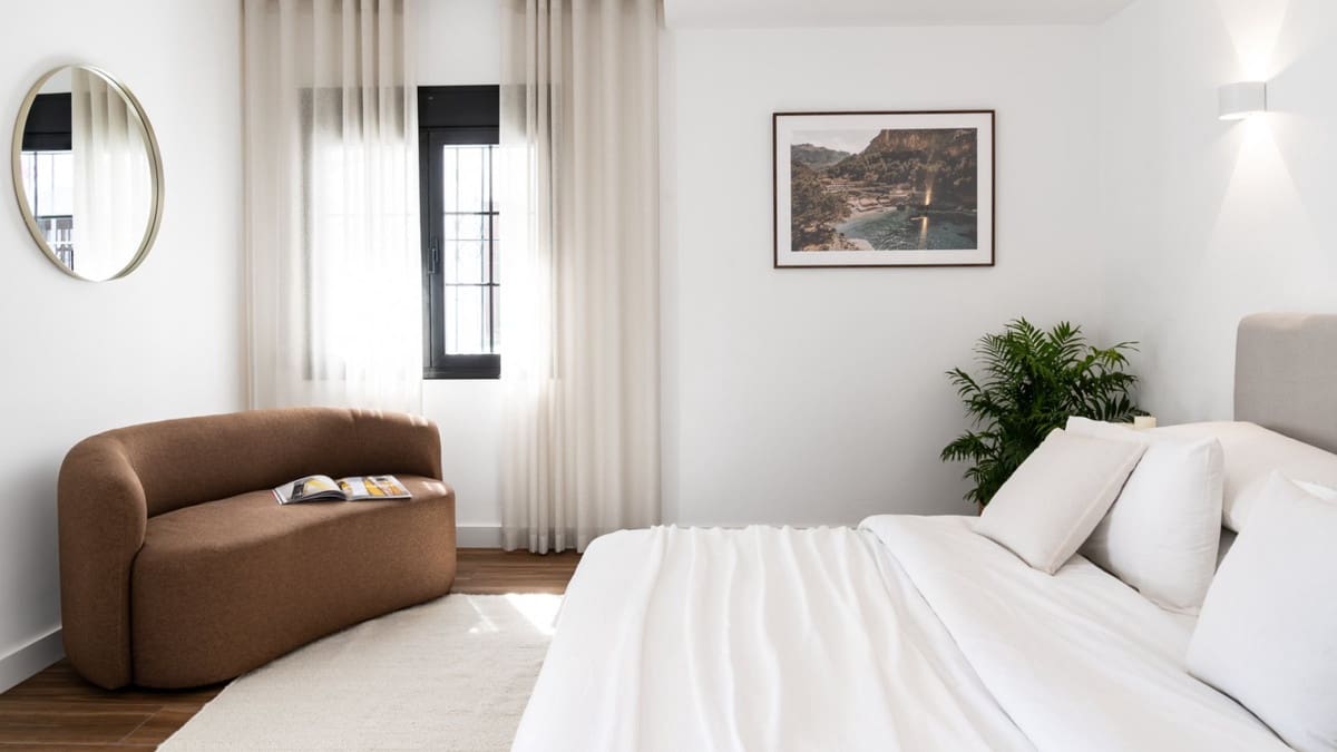 4 bedroom Apartment for sale in Nueva Andalucia with pool garage - € 1,150,000 (Ref: 8240297)