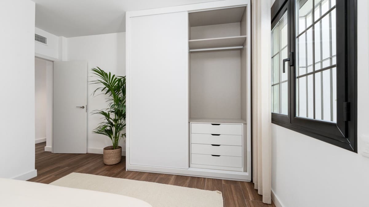 4 bedroom Apartment for sale in Nueva Andalucia with pool garage - € 1,150,000 (Ref: 8240297)