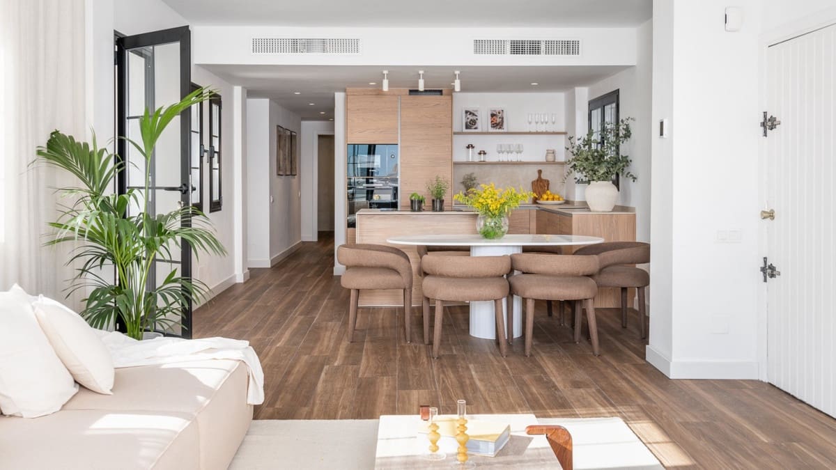 4 bedroom Apartment for sale in Nueva Andalucia with pool garage - € 1,150,000 (Ref: 8240297)