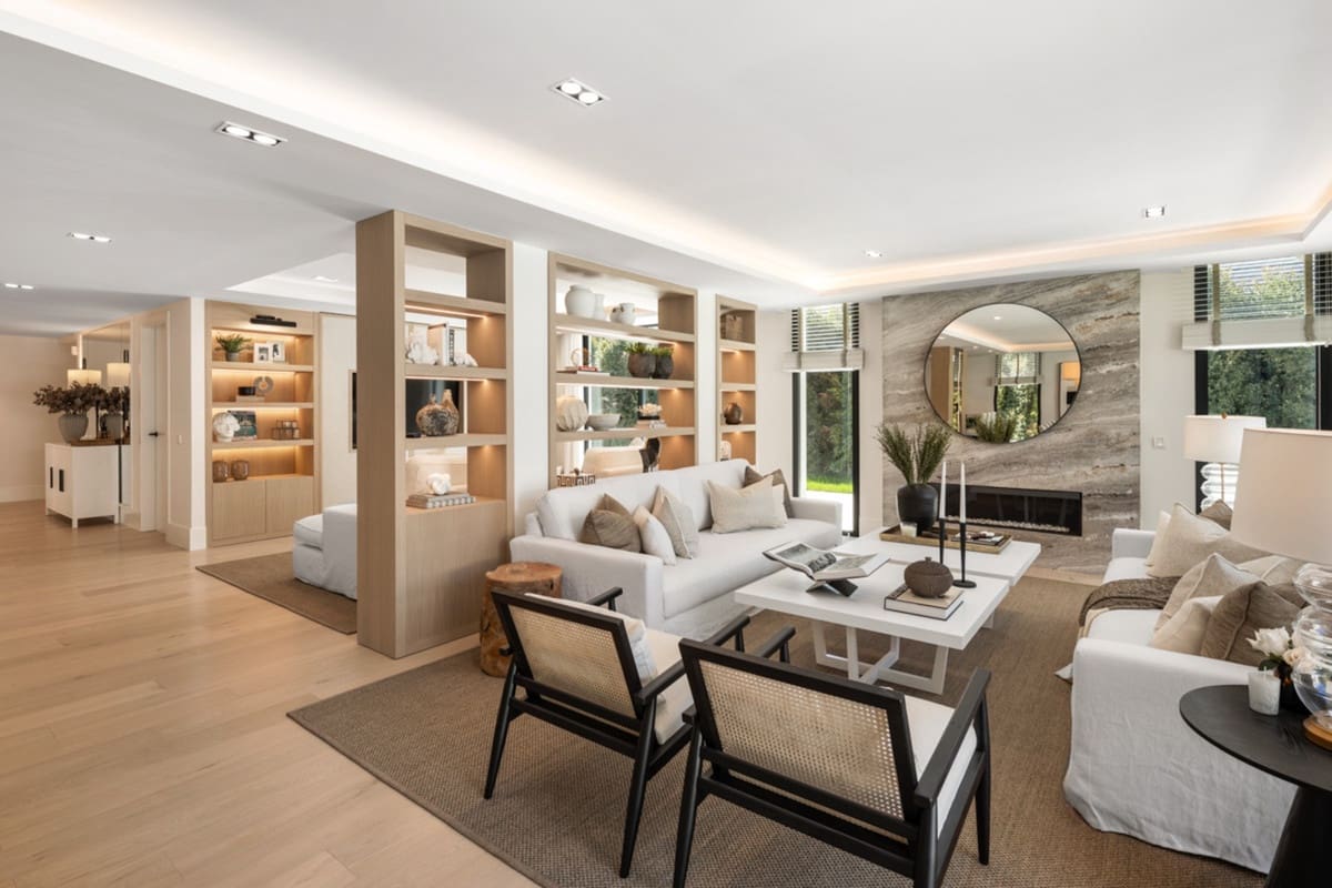 4 bedroom Villa for sale in Nueva Andalucia with pool garage - € 4,900,000 (Ref: 8240483)