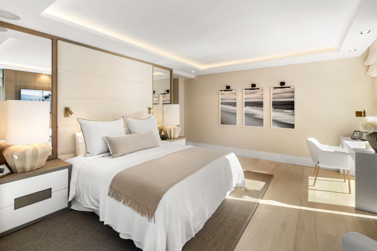 Chalet de 4 habitaciones en Nueva Andalucia en venta con piscina garaje - 4.900.000 € (Ref: 8240483)