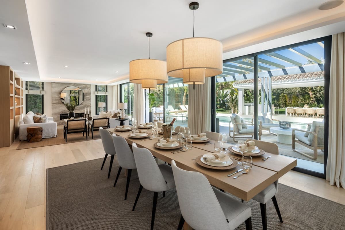 Chalet de 4 habitaciones en Nueva Andalucia en venta con piscina garaje - 4.900.000 € (Ref: 8240483)