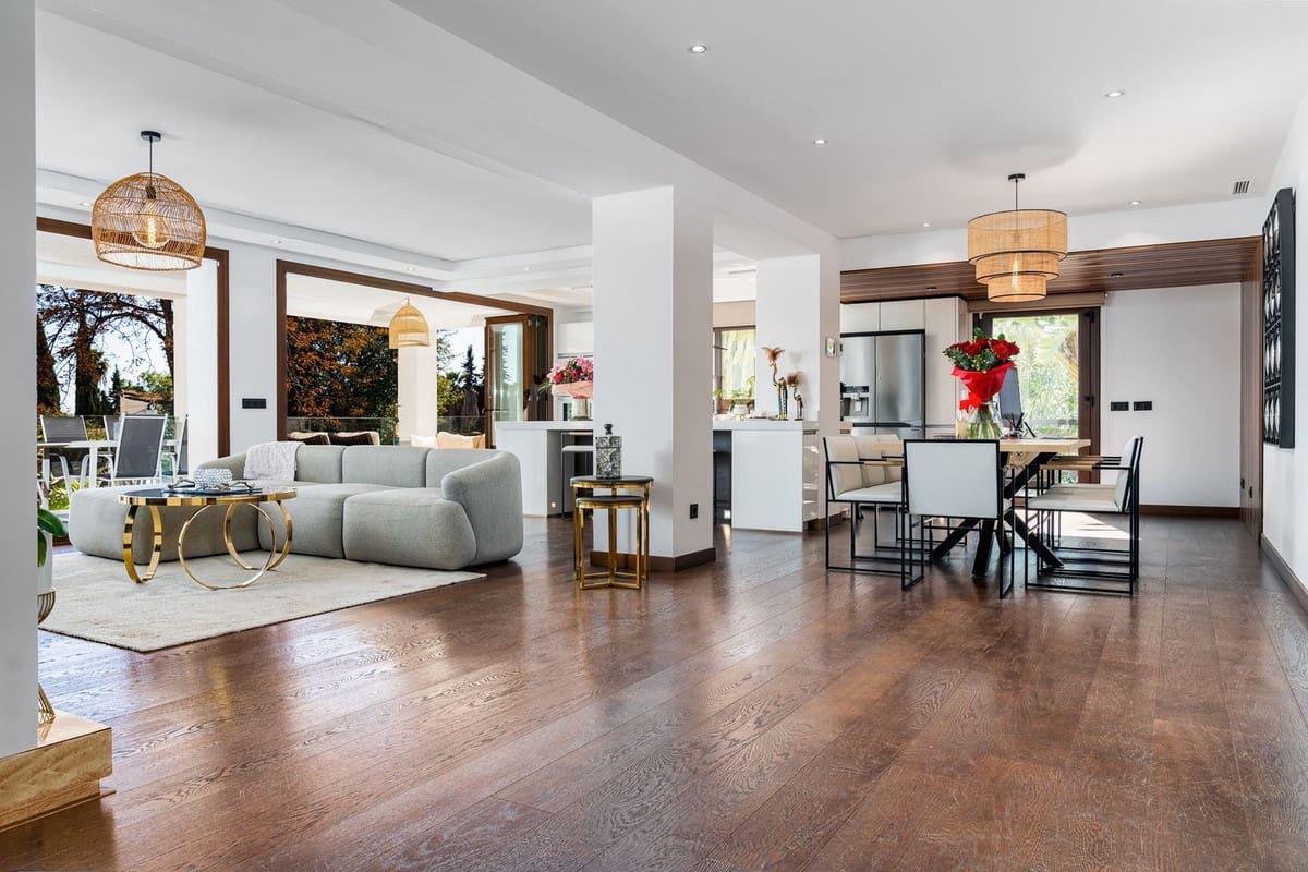 Chalet de 6 habitaciones en Nueva Andalucia en venta con piscina garaje - 1.998.000 € (Ref: 8263866)