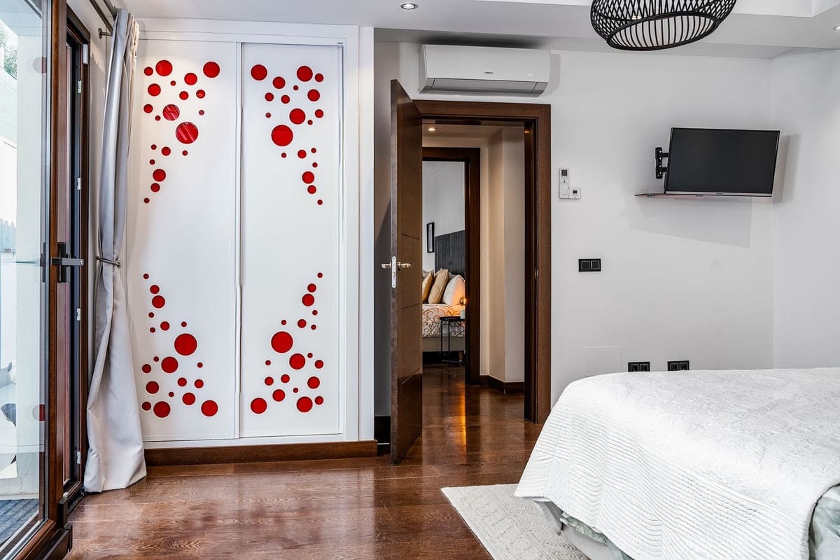 Chalet de 6 habitaciones en Nueva Andalucia en venta con piscina garaje - 1.998.000 € (Ref: 8263866)