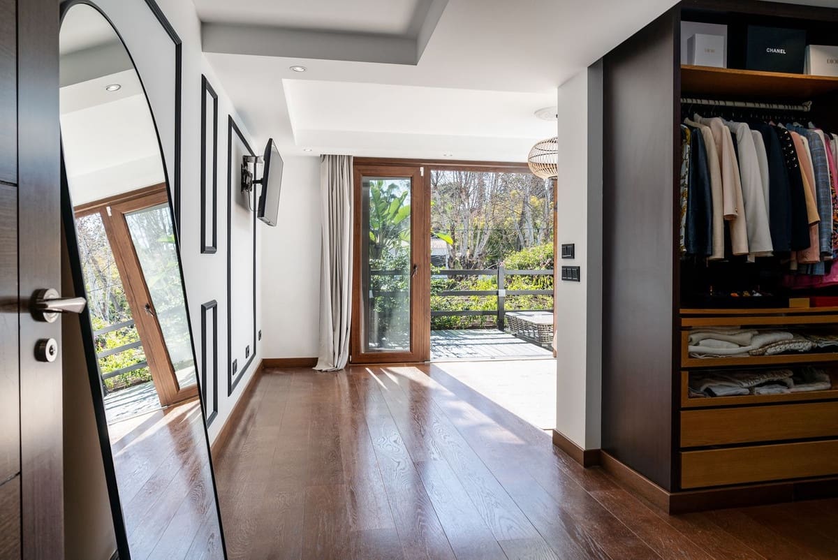 Chalet de 6 habitaciones en Nueva Andalucia en venta con piscina garaje - 1.998.000 € (Ref: 8263866)