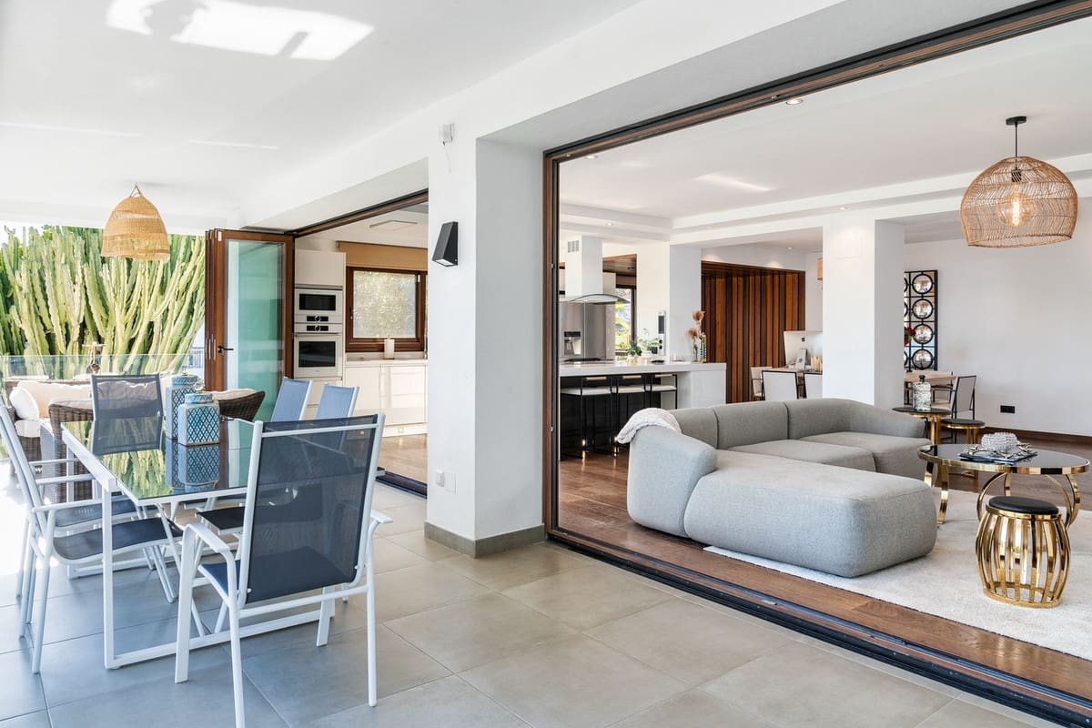 6 bedroom Villa for sale in Nueva Andalucia with pool garage - € 1,998,000 (Ref: 8263866)