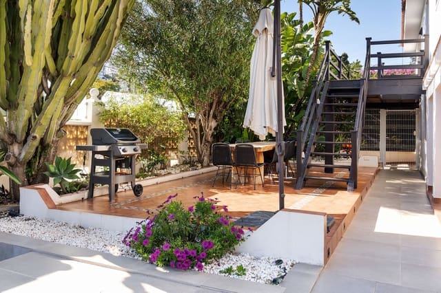 6 Zimmer Villa zu verkaufen in Nueva Andalucia, Marbella mit Pool Garage - 1.998.000 € (Ref: 8263866)