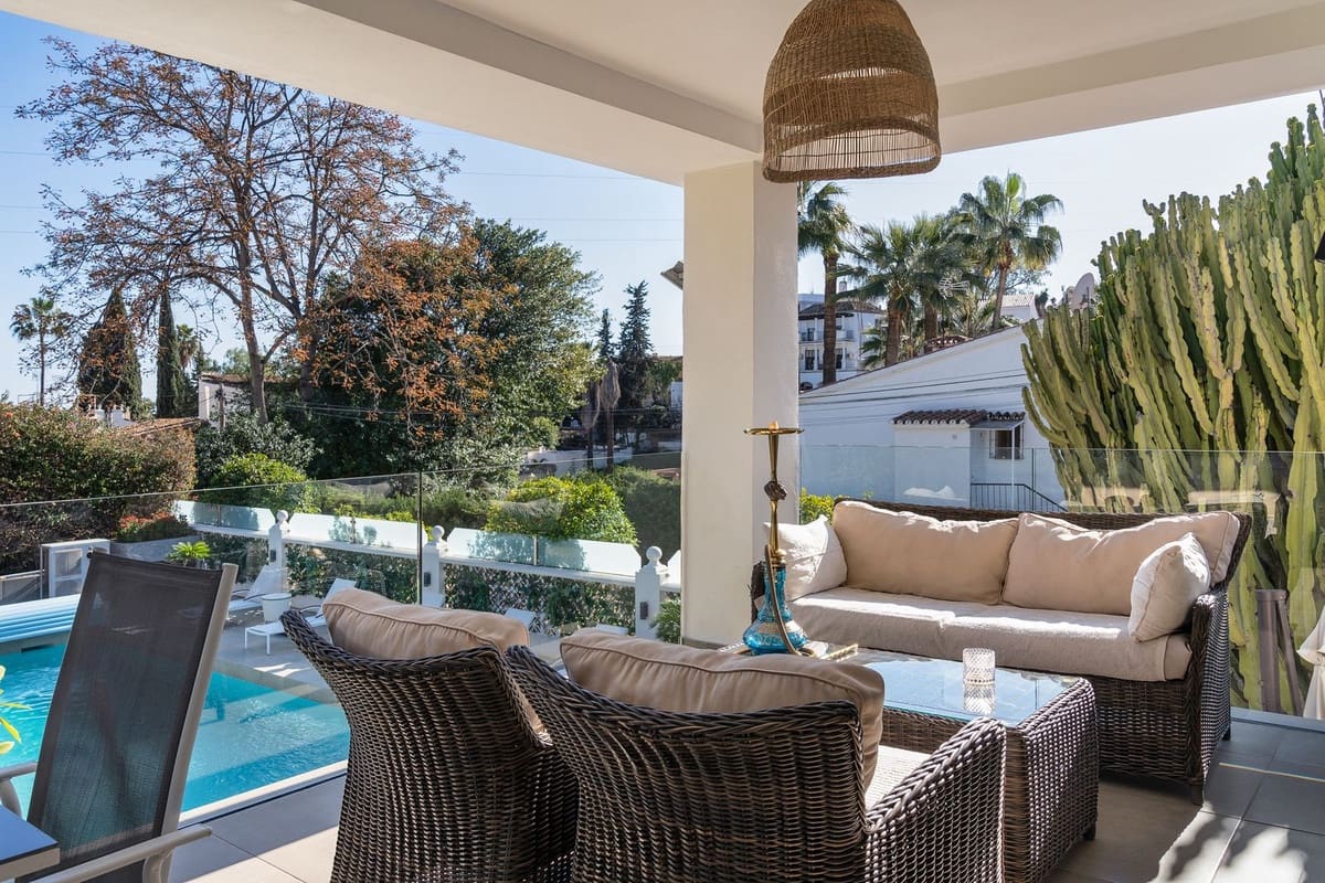 6 bedroom Villa for sale in Nueva Andalucia with pool garage - € 1,998,000 (Ref: 8263866)