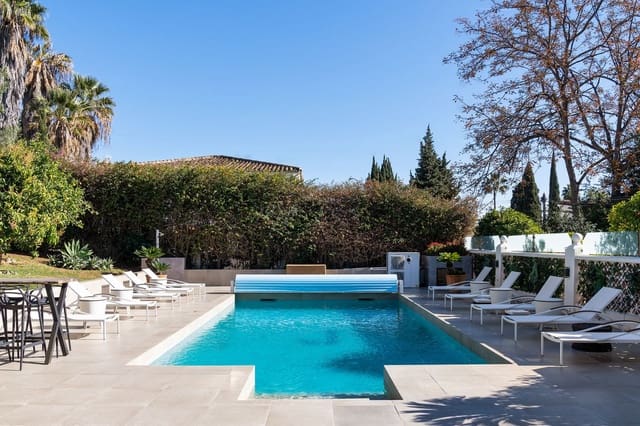 6 soverom Villa til salgs i Nueva Andalucia, Marbella med svømmebasseng garasje - € 1 998 000 (Ref: 8263866)