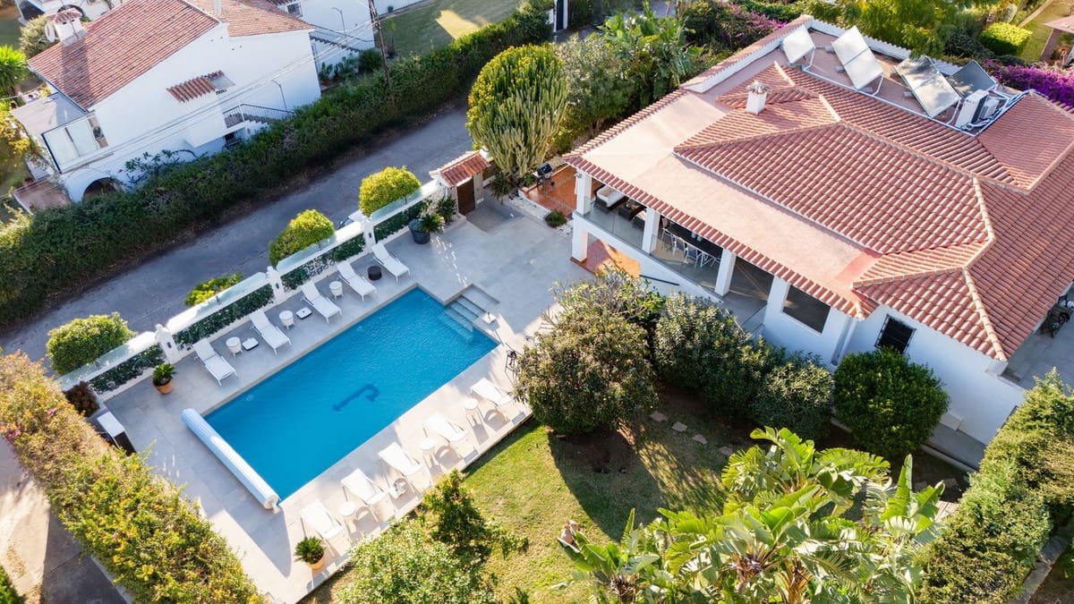 6 bedroom Villa for sale in Nueva Andalucia with pool garage - € 1,998,000 (Ref: 8263866)