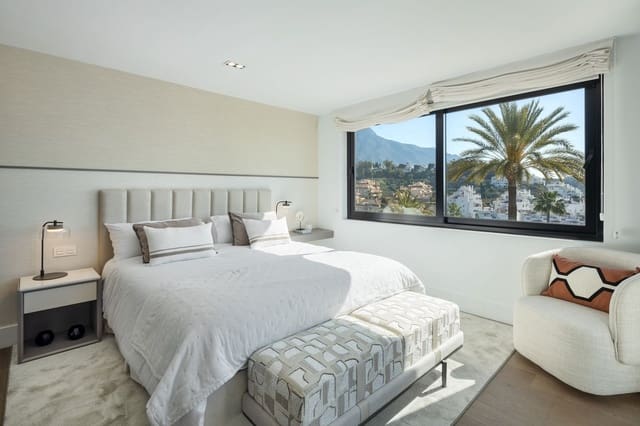 5 bedroom Villa for sale in Nueva Andalucia, Marbella with pool garage - € 3,850,000 (Ref: 8263932)