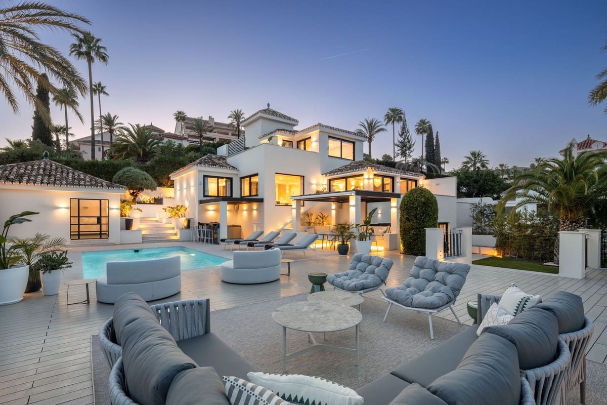 5 bedroom Villa for sale in Nueva Andalucia with pool garage - € 3,850,000 (Ref: 8263932)