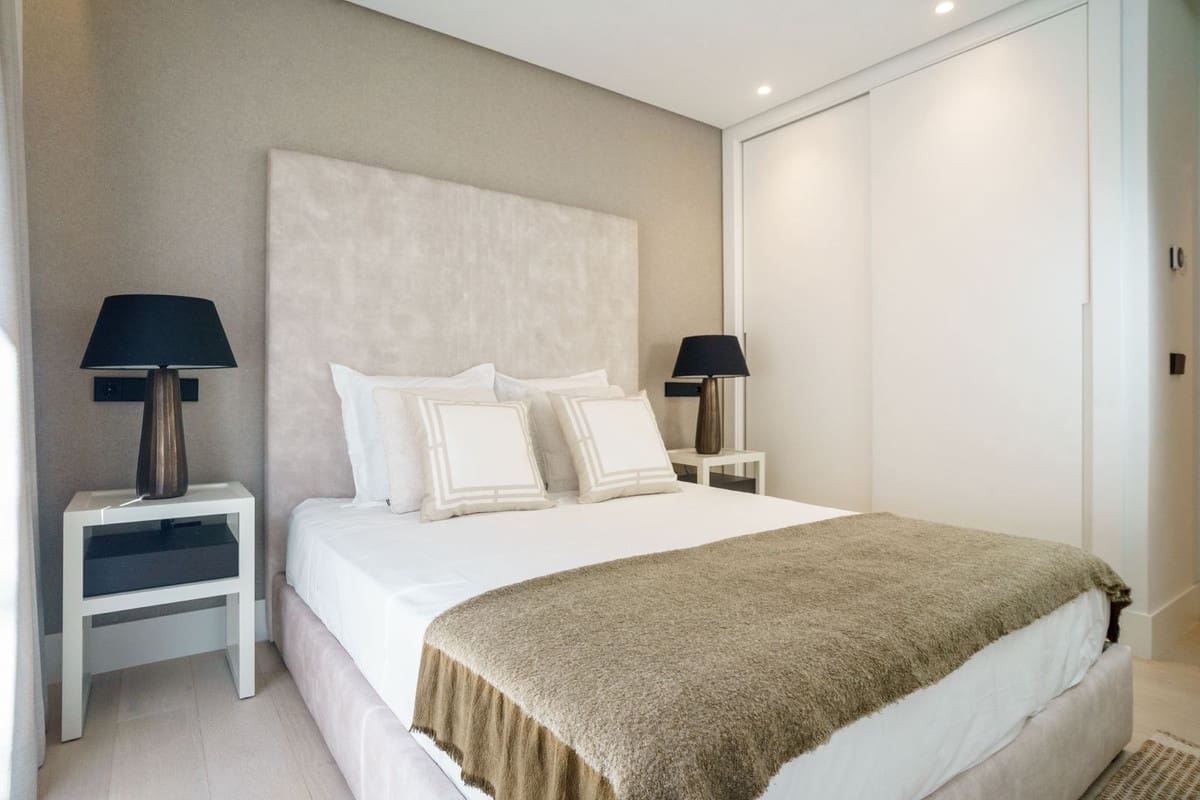 5 bedroom Villa for sale in Marbella with pool garage - € 2,575,000 (Ref: 8280892)