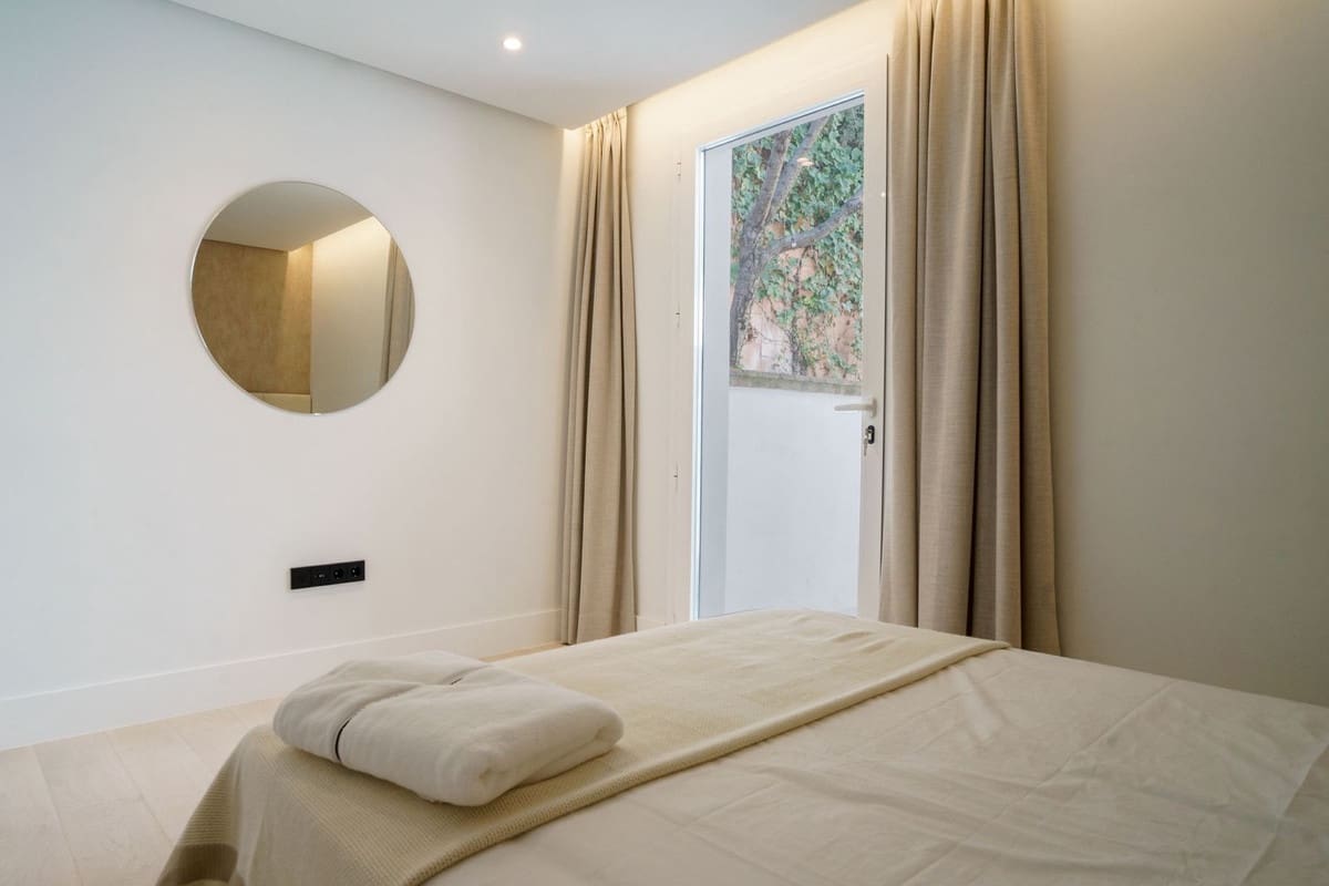 5 bedroom Villa for sale in Marbella with pool garage - € 2,575,000 (Ref: 8280892)