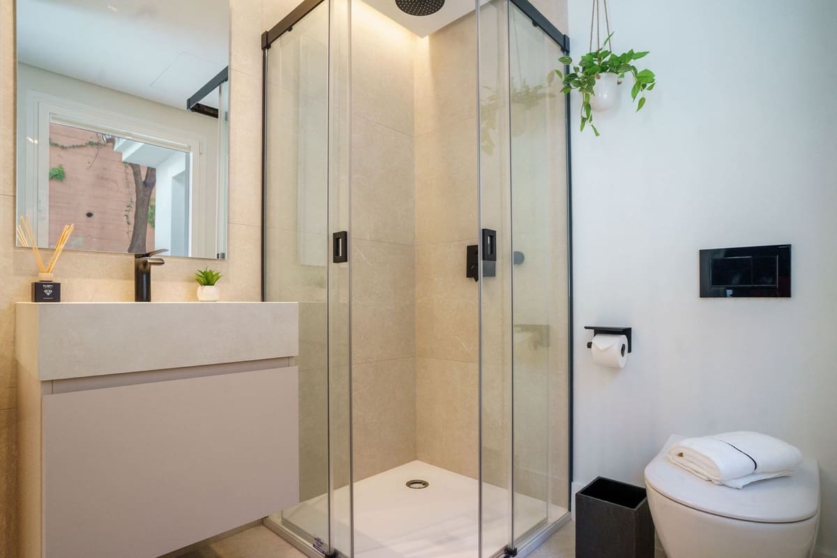 5 bedroom Villa for sale in Marbella with pool garage - € 2,575,000 (Ref: 8280892)