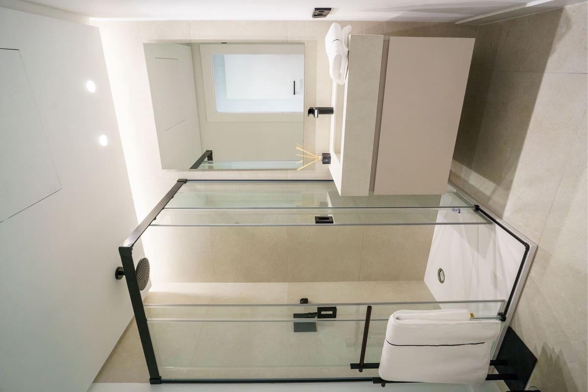 5 bedroom Villa for sale in Marbella with pool garage - € 2,575,000 (Ref: 8280892)