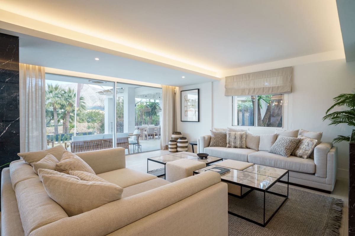 5 bedroom Villa for sale in Marbella with pool garage - € 2,575,000 (Ref: 8280892)