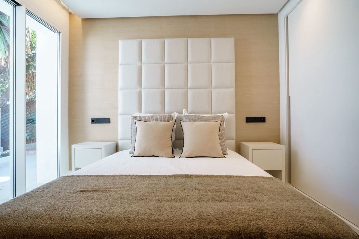 5 bedroom Villa for sale in Marbella with pool garage - € 2,575,000 (Ref: 8280892)