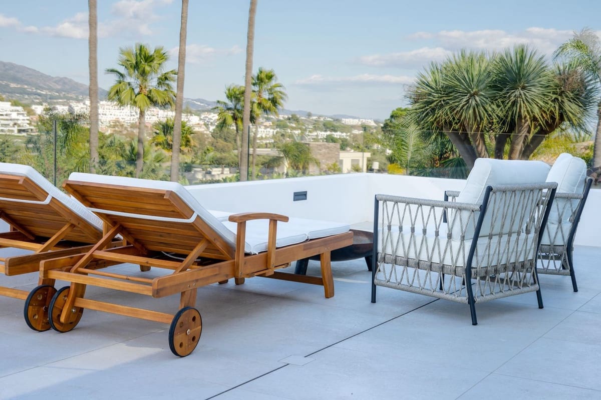 5 bedroom Villa for sale in Marbella with pool garage - € 2,575,000 (Ref: 8280892)