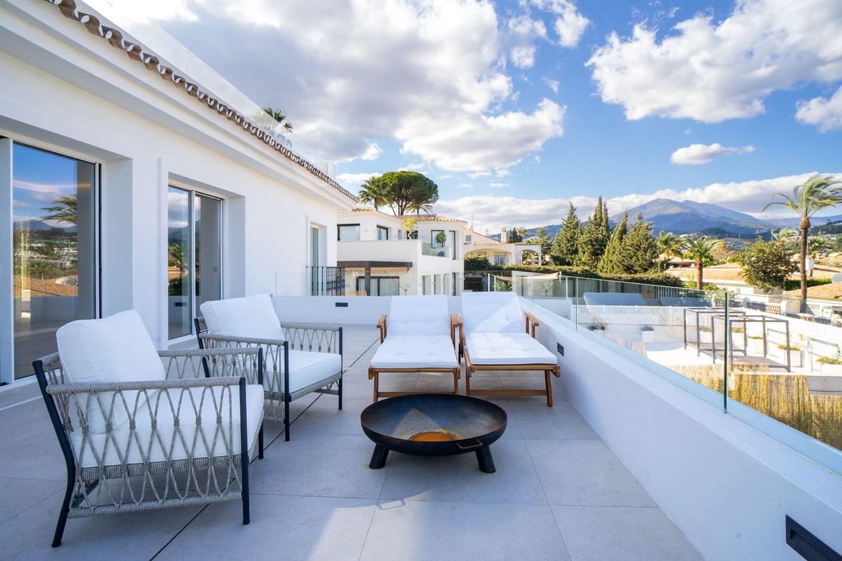 5 makuuhuone Huvila myytävänä paikassa Marbella mukana uima-altaan 
autotalli - 2 575 000 € (Ref: 8280892)