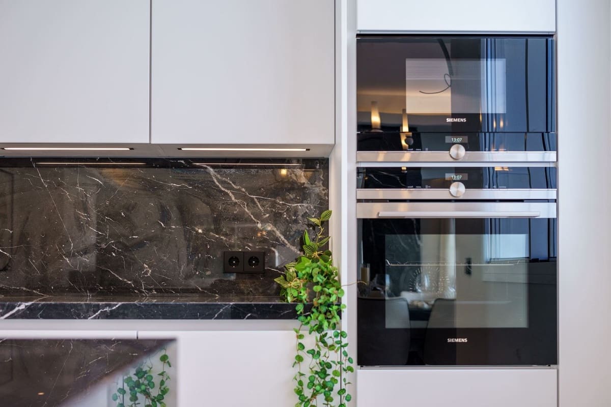 5 makuuhuone Huvila myytävänä paikassa Marbella mukana uima-altaan 
autotalli - 2 575 000 € (Ref: 8280892)