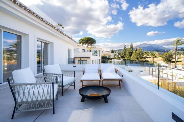 5 makuuhuone Huvila myytävänä paikassa Marbella mukana uima-altaan 
autotalli - 2 575 000 € (Ref: 8280892)