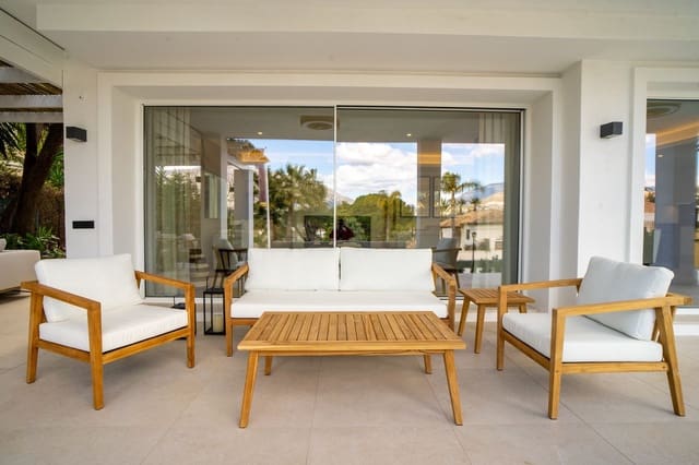 5 makuuhuone Huvila myytävänä paikassa Marbella mukana uima-altaan 
autotalli - 2 575 000 € (Ref: 8280892)