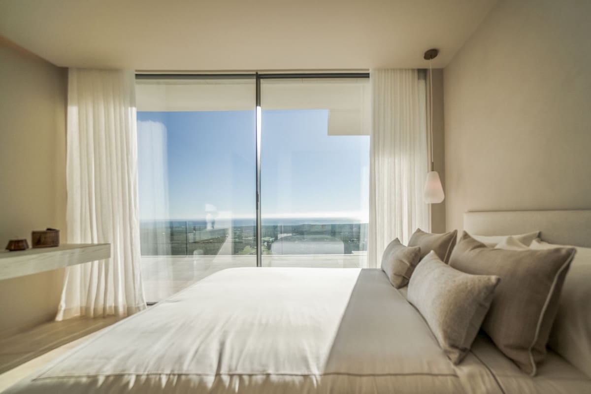 6 bedroom Villa for sale in Sotogrande with pool garage - € 9,800,000 (Ref: 8286097)