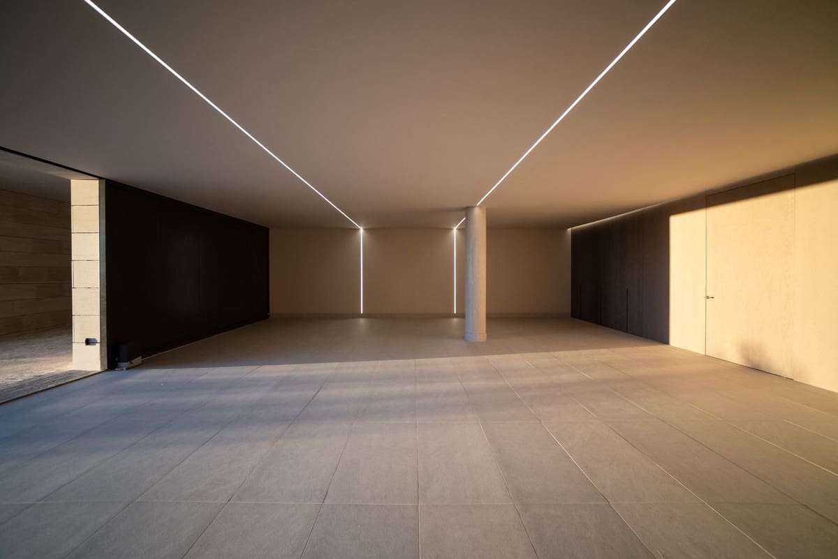 6 bedroom Villa for sale in Sotogrande with pool garage - € 9,800,000 (Ref: 8286097)