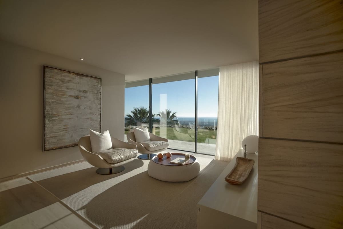 6 bedroom Villa for sale in Sotogrande with pool garage - € 9,800,000 (Ref: 8286097)