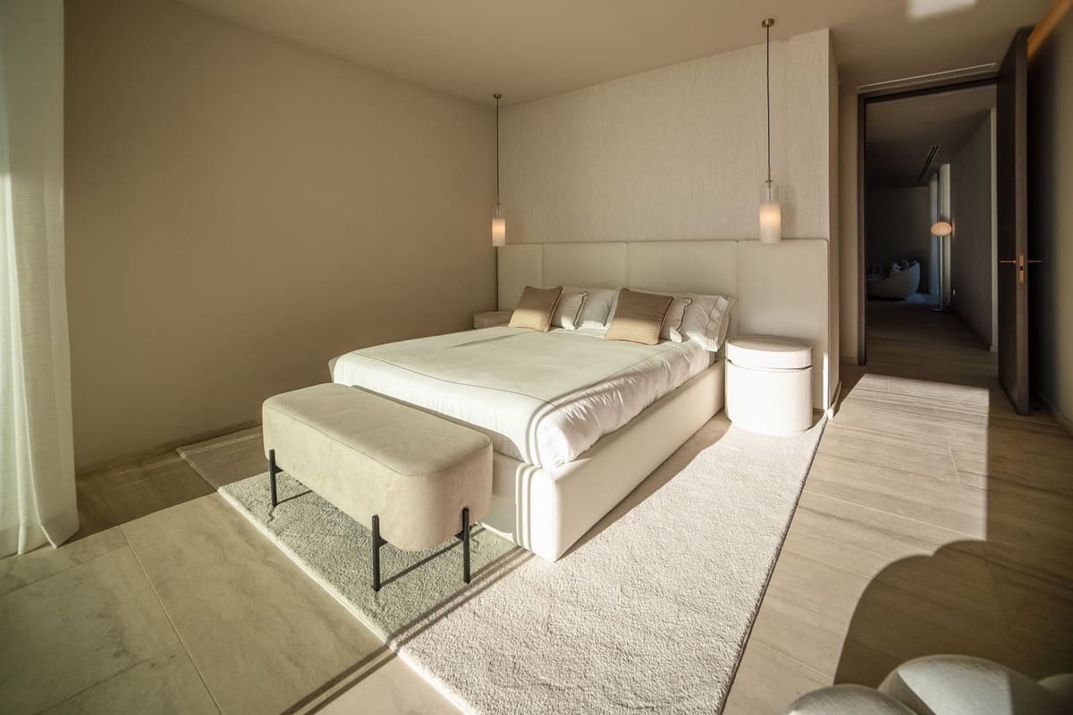 6 bedroom Villa for sale in Sotogrande with pool garage - € 9,800,000 (Ref: 8286097)