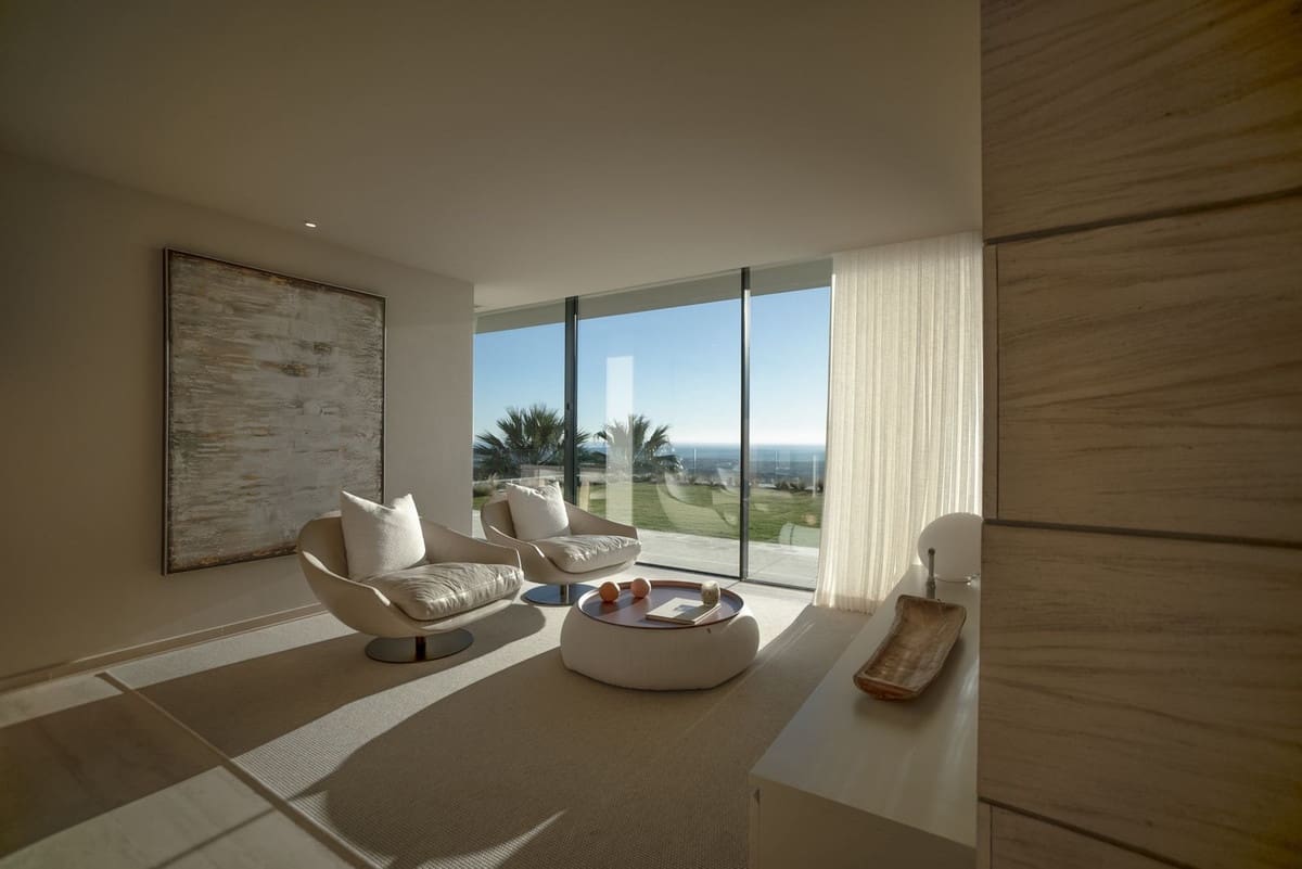 6 bedroom Villa for sale in Sotogrande with pool garage - € 9,800,000 (Ref: 8286097)