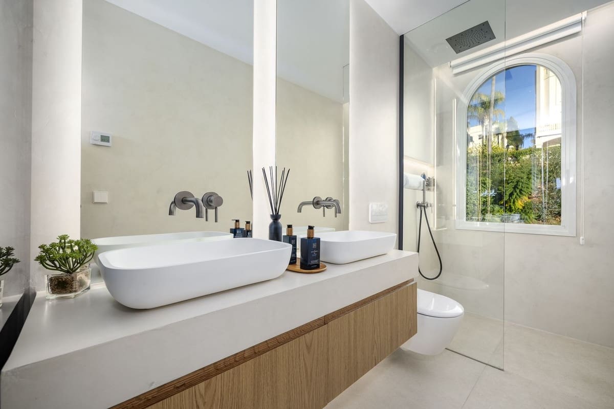 3 slaapkamer Appartement te koop in La Quinta met zwembad garage - € 899.000 (Ref: 8288217)