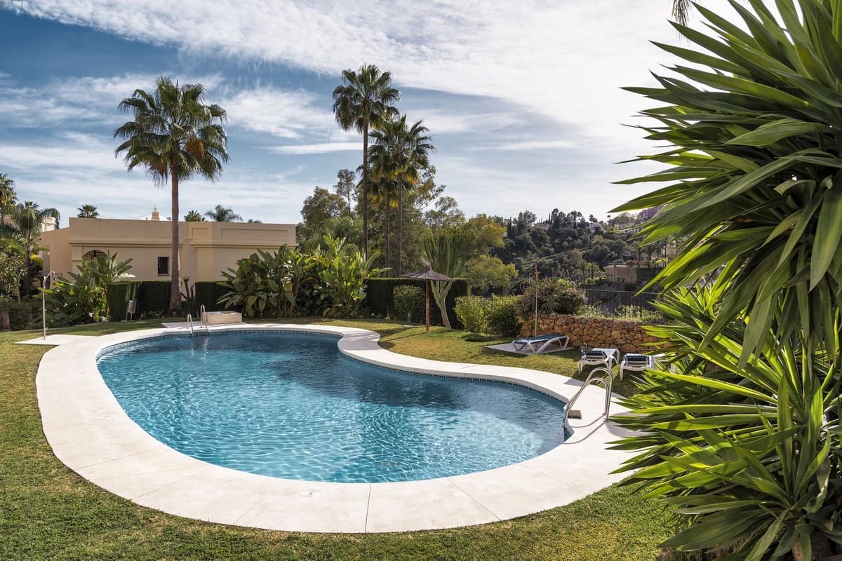 3 chambre Appartement à vendre à La Quinta avec piscine garage - 899 000 € (Ref: 8288217)