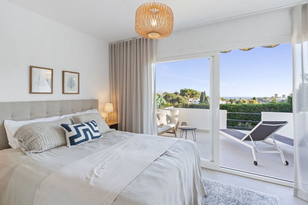 4 chambre Maison de Ville à vendre à Nueva Andalucia avec piscine - 949 000 € (Ref: 8293215)