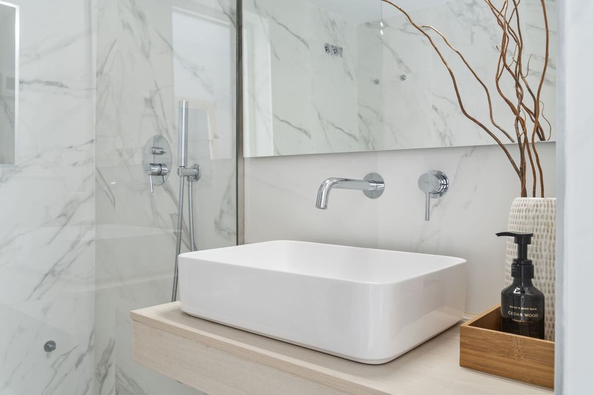 4 chambre Maison de Ville à vendre à Nueva Andalucia avec piscine - 949 000 € (Ref: 8293215)